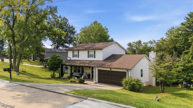 12 Valley View Drive, Vienna, WV - Photo 2