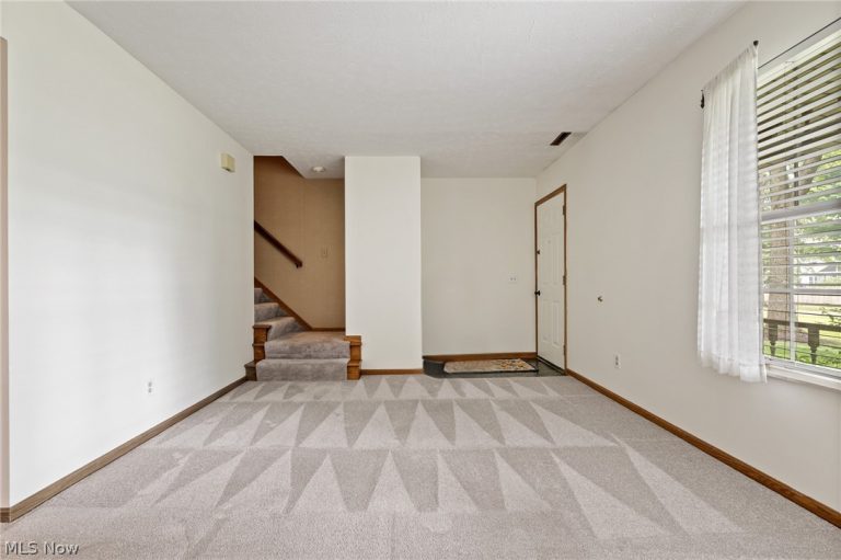 2927 Pleasant Street, North Canton, OH - Photo 4