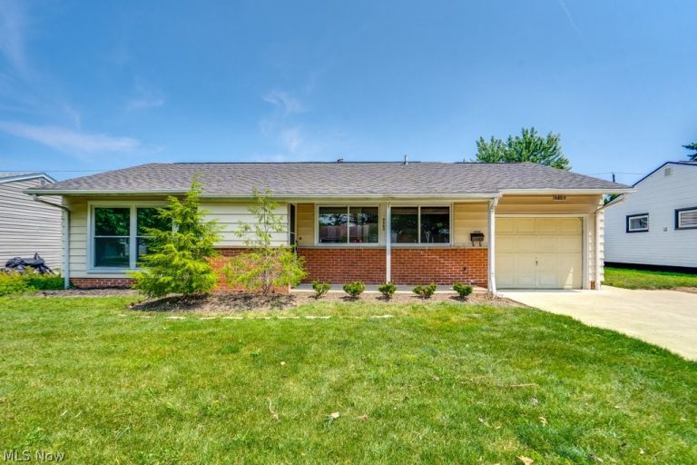 6663 Rochelle Boulevard, Parma, OH - Photo 2