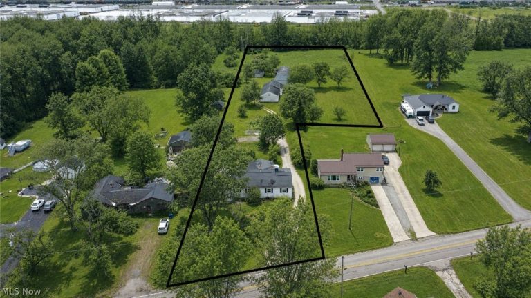 5173 Palmyra Road, Warren, OH - Photo 2