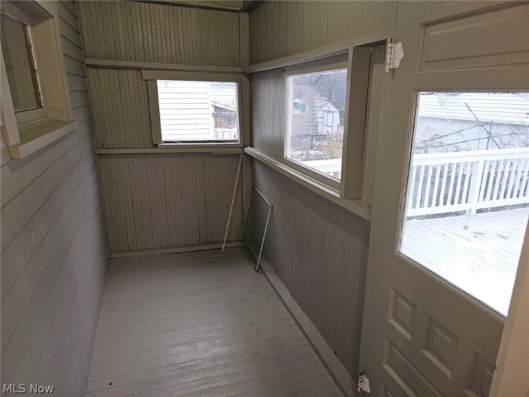 1098 Big Falls Avenue, Akron, OH - Photo 4