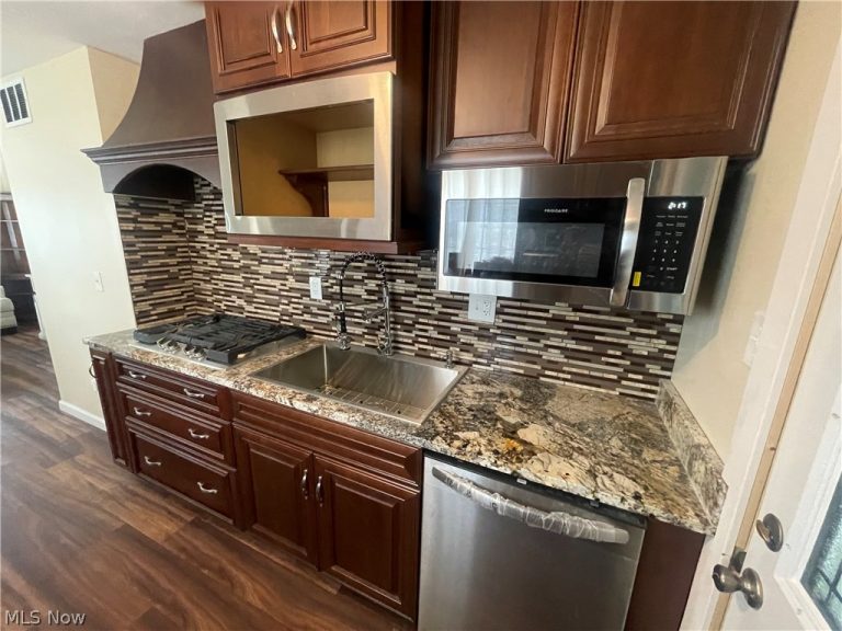 280 Buckner Drive, Euclid, OH - Photo 8