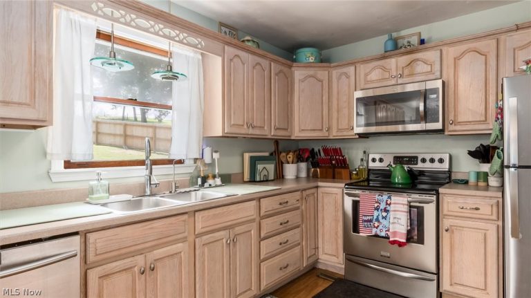 5020 Cliffrock Drive, Zanesville, OH - Photo 8