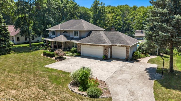 48261 Rice Road, Amherst, OH - Photo 3