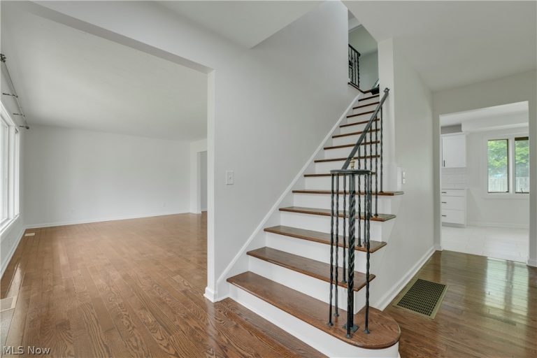 33065 Arlesford Drive, Solon, OH - Photo 2