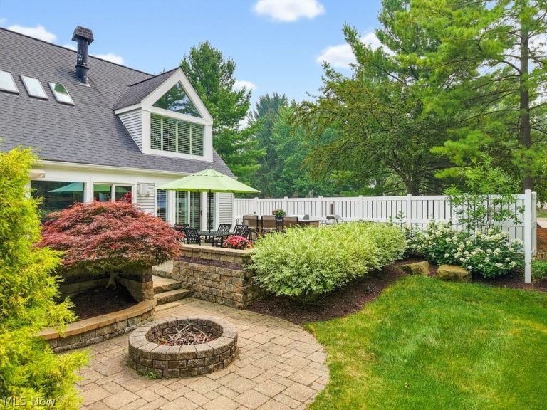 975 Meadowlark Circle, Aurora, OH - Photo 8