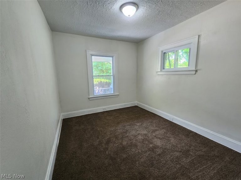 12905 Watterson Avenue, Cleveland, OH - Photo 8