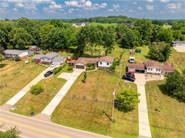 7328 Lake O Springs Avenue, North Canton, OH - Photo 3