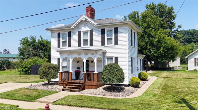 704 Pomeroy Pike, Belpre, OH, 45714