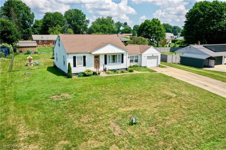 420 Stuart Street, Massillon, OH - Photo 2