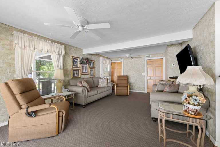 2151 Beach Drive, Akron, OH - Photo 8