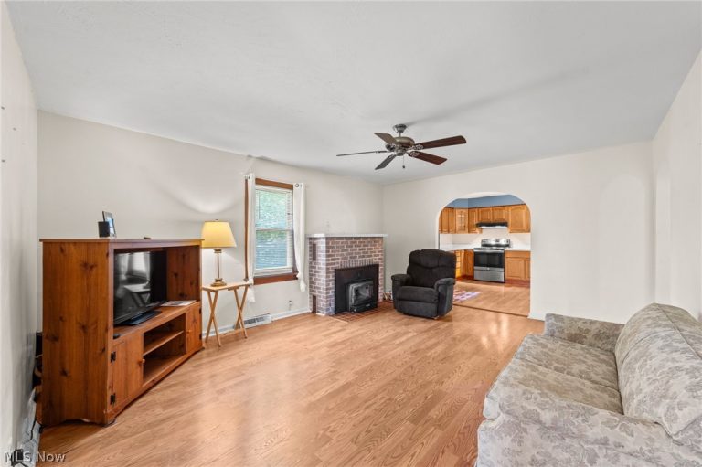 27323 Capel Road, Columbia Station, OH - Photo 6