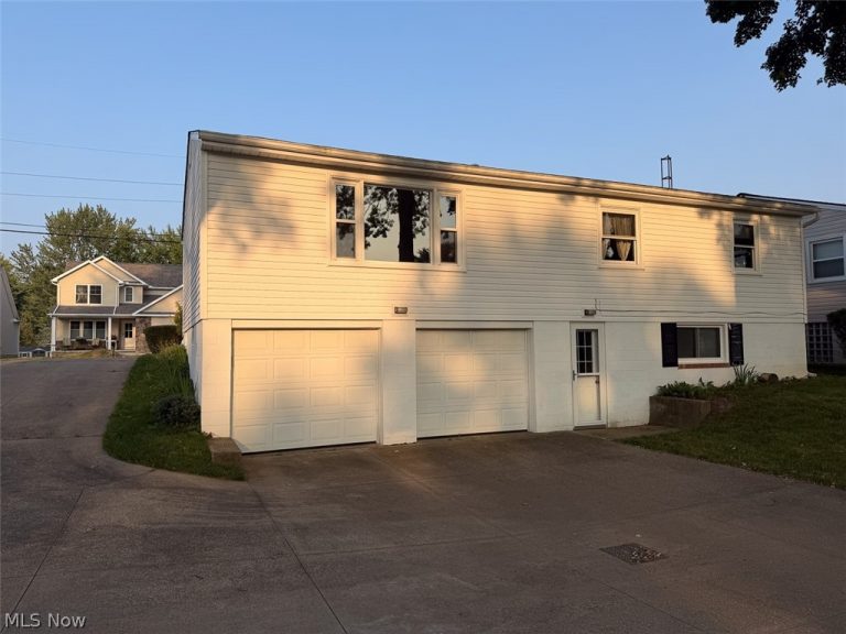 1123 Overridge Avenue, North Canton, OH - Photo 5