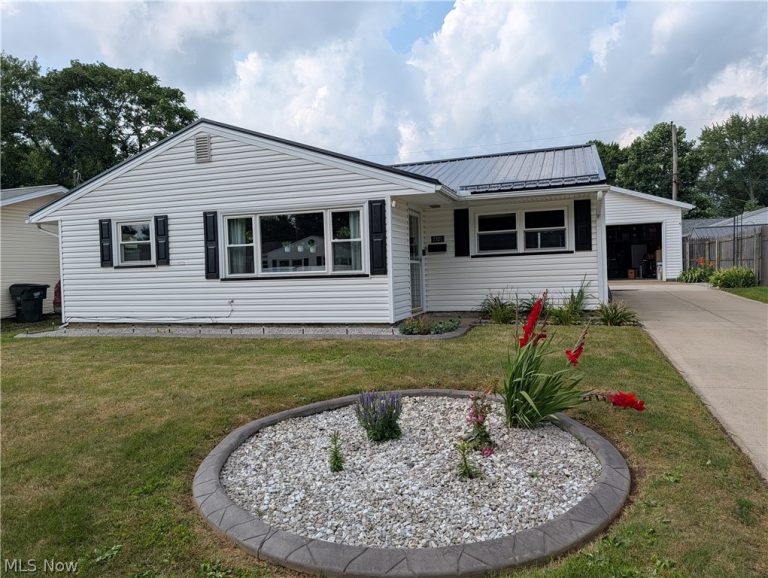 2325 Cathy Drive, Canton, OH - Photo 3