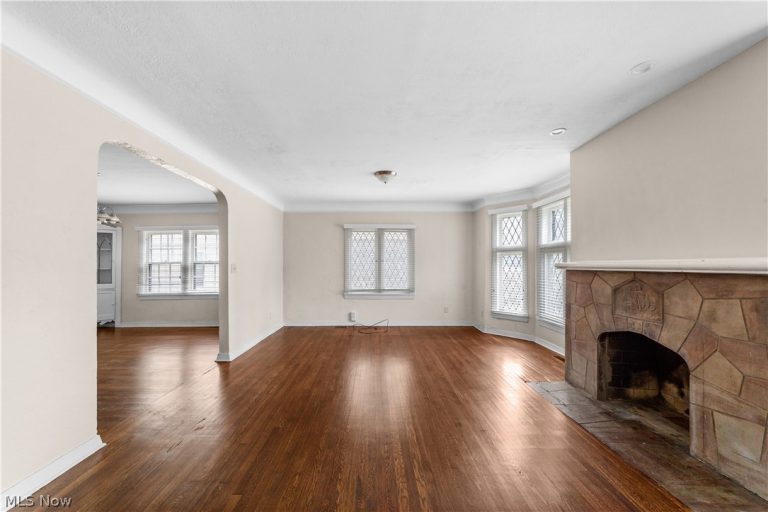 19619 Winslow Road, Shaker Heights, OH - Photo 2