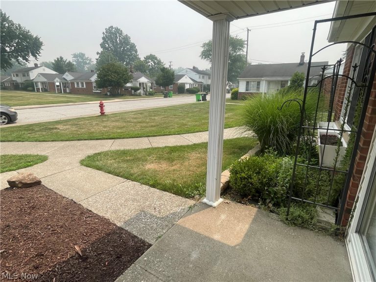 280 Buckner Drive, Euclid, OH - Photo 6