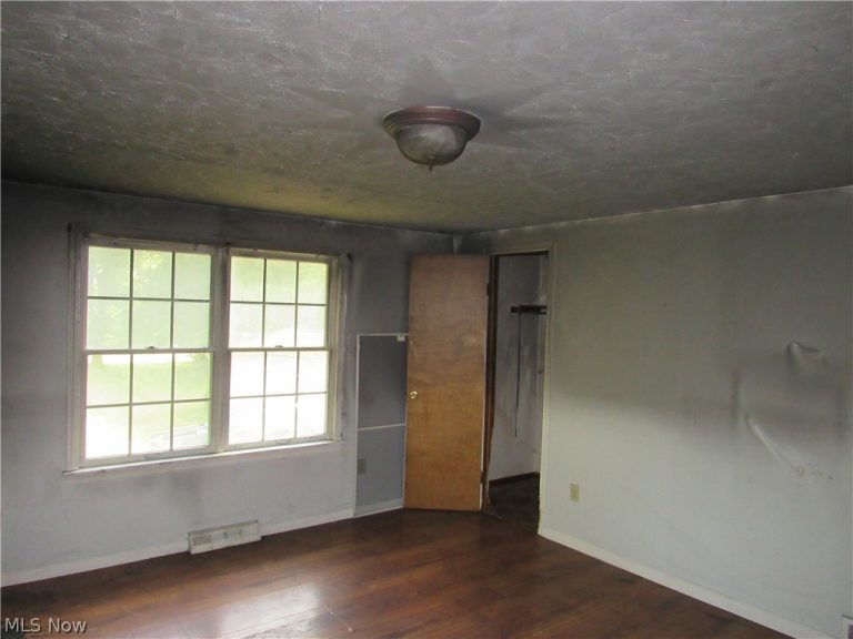 3240 Menough Road, Ravenna, OH - Photo 5