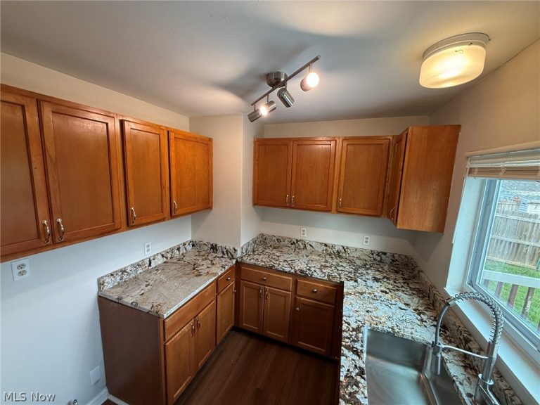 1106 Reed Avenue, Akron, OH - Photo 5