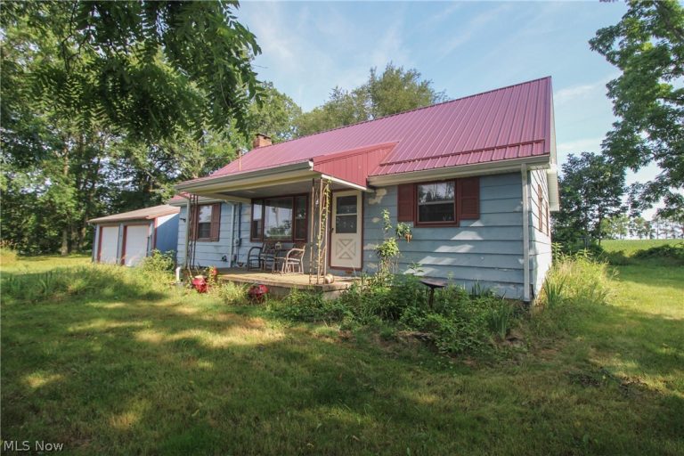 5724 Arrel Road, Lowellville, OH - Photo 3