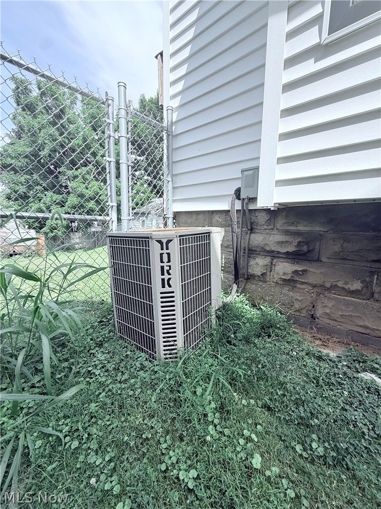2132 10th Street, Akron, OH - Photo 6