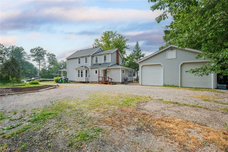 115 Avon Point Avenue, Avon Lake, OH - Photo 3