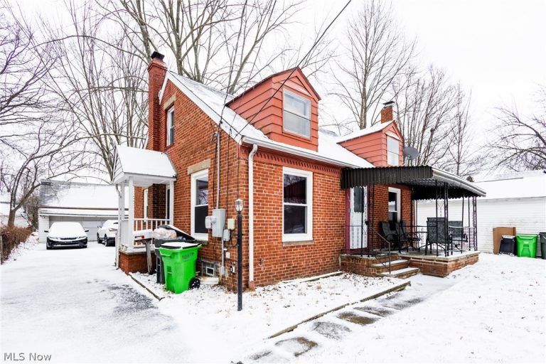 355 257th Street, Euclid, OH - Photo 2