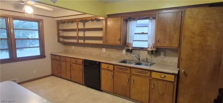 6379 State Road, Parma, OH - Photo 5