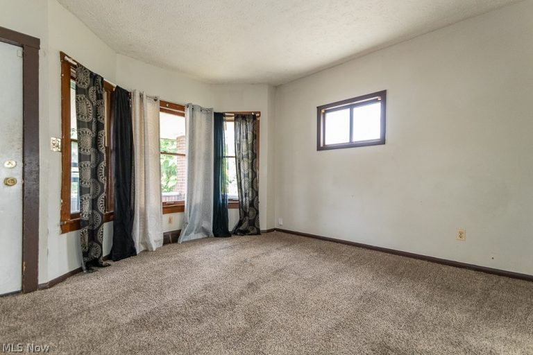 980 Evangeline Road, Cleveland, OH - Photo 6