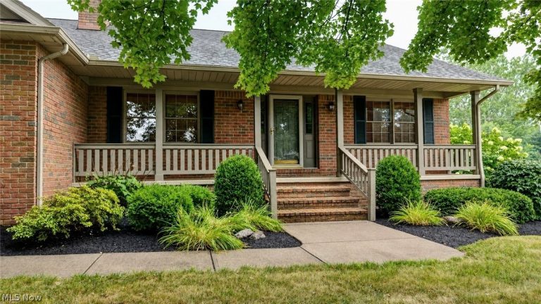 207 Sarah Circle, Navarre, OH - Photo 2