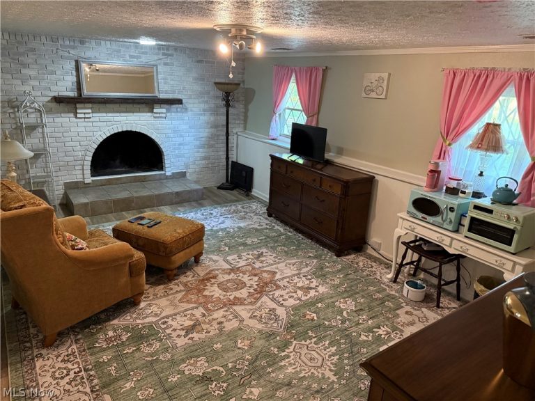1977 Massillon Road, Akron, OH - Photo 8