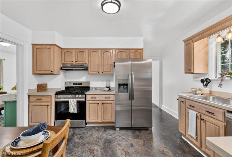 57 Poplar Avenue, Niles, OH - Photo 8