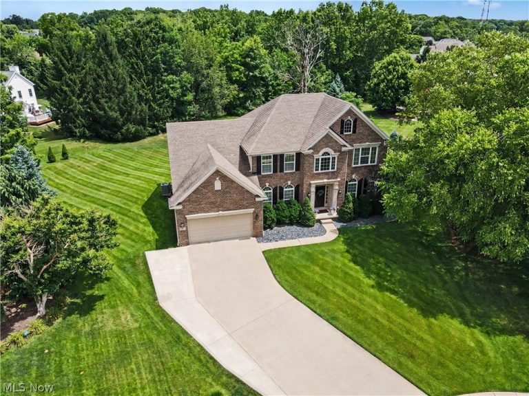 5037 Lake Breeze Landing, Stow, OH - Photo 3