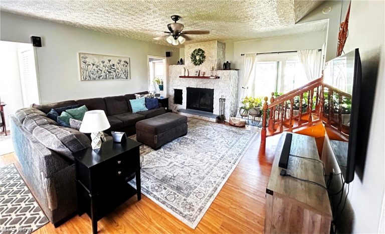 3105 Charles Street, Cuyahoga Falls, OH - Photo 3