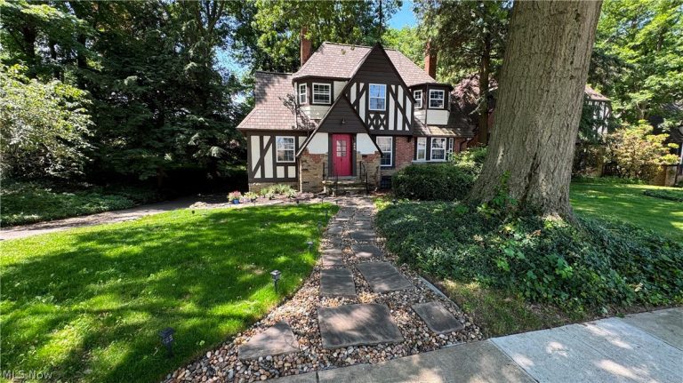 554 Greenvale Road, South Euclid, OH, 44121