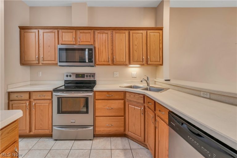 5645 Clingan Road #2B, Struthers, OH - Photo 5