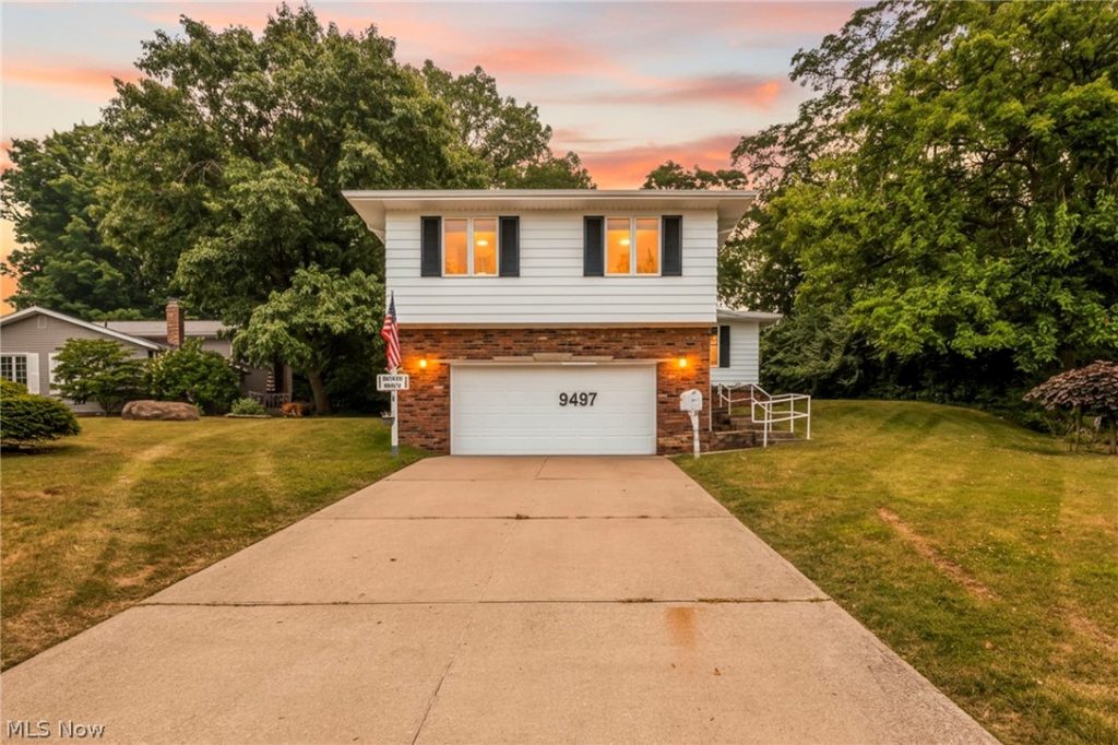 9497 Idlewood Drive, Brooklyn, OH