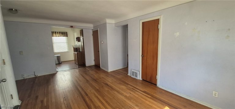 1112 Clearview Avenue, Parma, OH - Photo 3