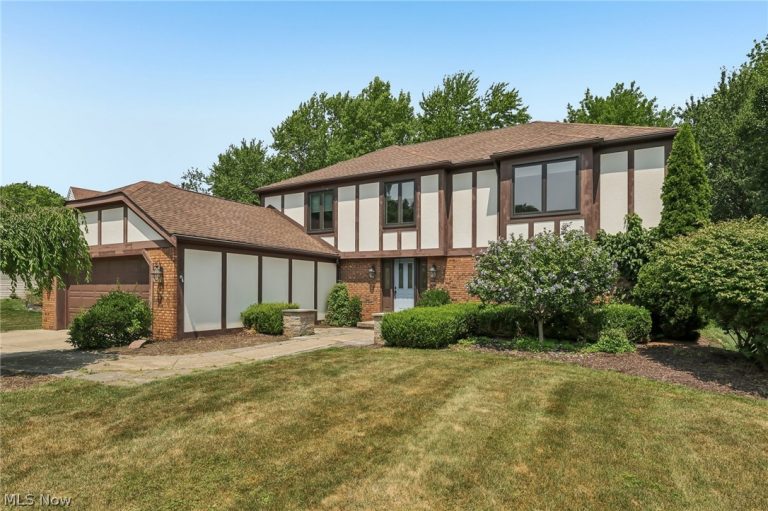 16932 Willow Wood Drive, Strongsville, OH - Photo 3