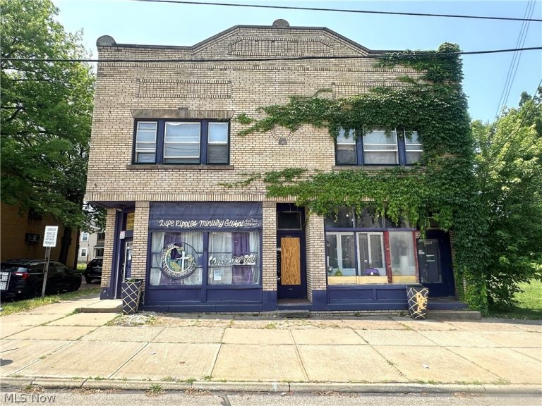 3996 71st Street, Cleveland, OH, 44105