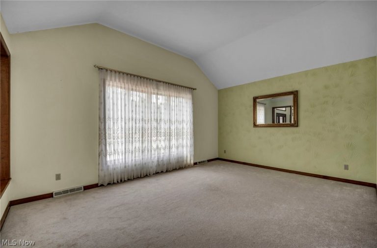 6229 Kenarden Drive, Highland Heights, OH - Photo 5