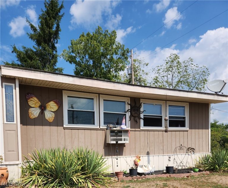 23516 Hideaway Drive, Senecaville, OH - Photo 2