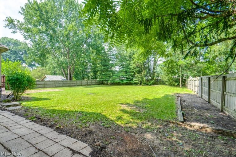 7144 Fairacres Avenue, North Ridgeville, OH - Photo 4
