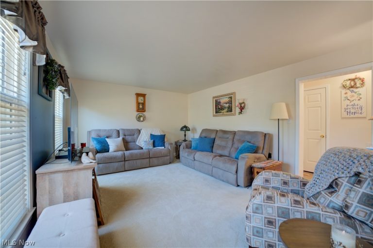 6008 Conneaut Light Drive, Vermilion, OH - Photo 4