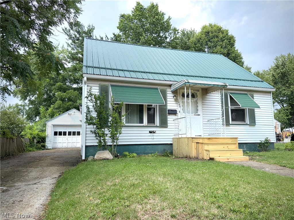 1049 Mckinley Street, Warren, OH