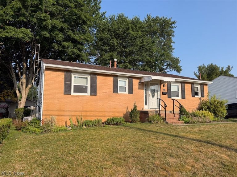1123 Overridge Avenue, North Canton, OH - Photo 2