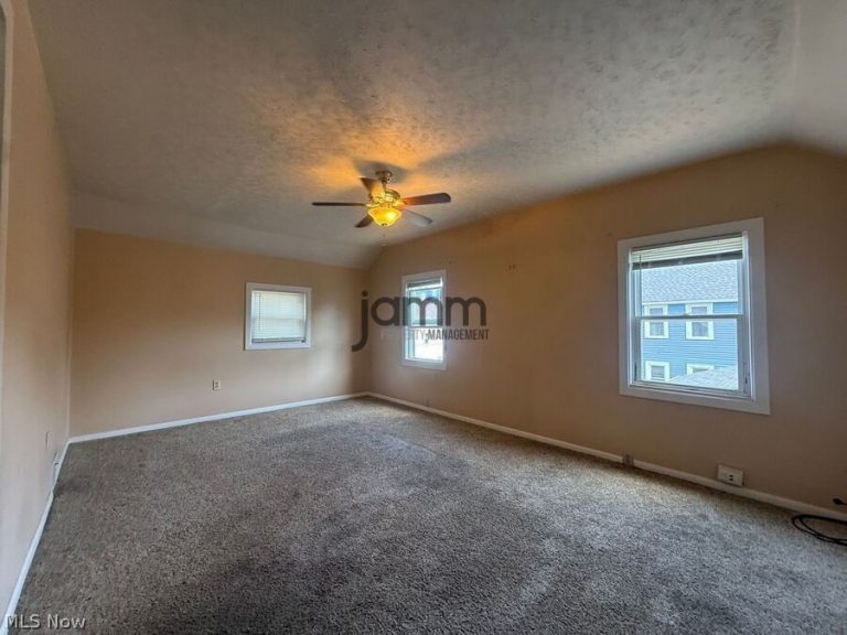 1726 Starkweather Avenue #Upper, Cleveland, OH - Photo 8