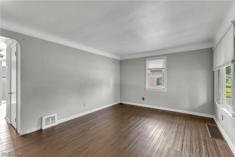 5233 16th Street, Parma, OH - Photo 2