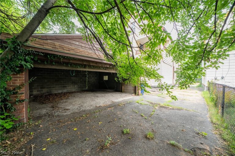 2250 86th Street, Cleveland, OH - Photo 3