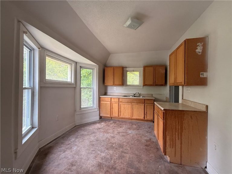 2278 70th Street, Cleveland, OH - Photo 6