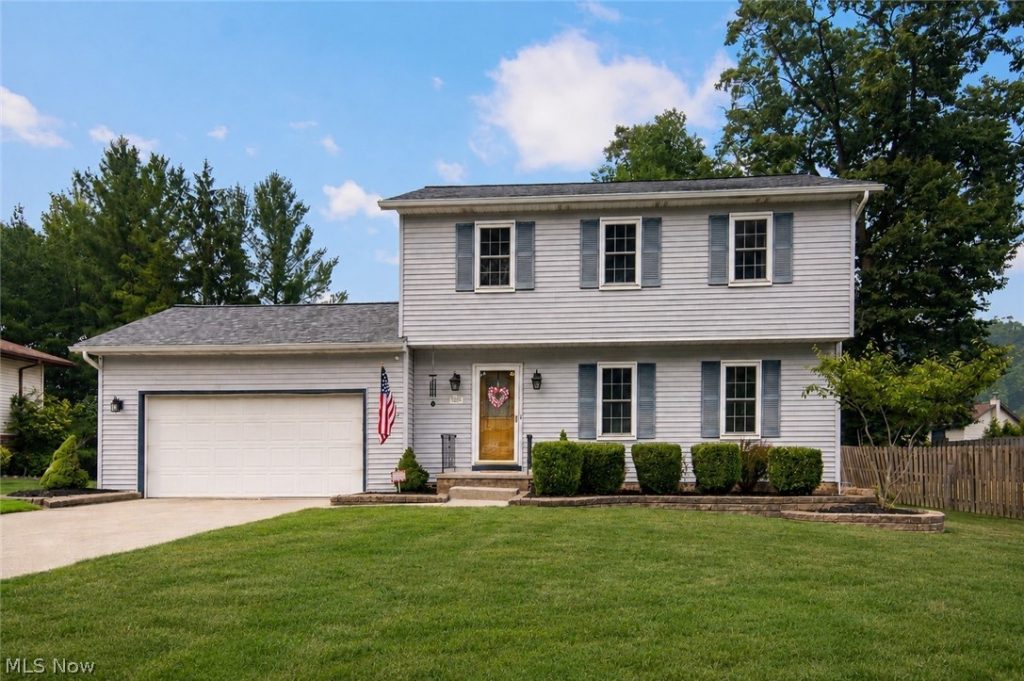 9204 Pleasant Lake Boulevard, Parma, OH